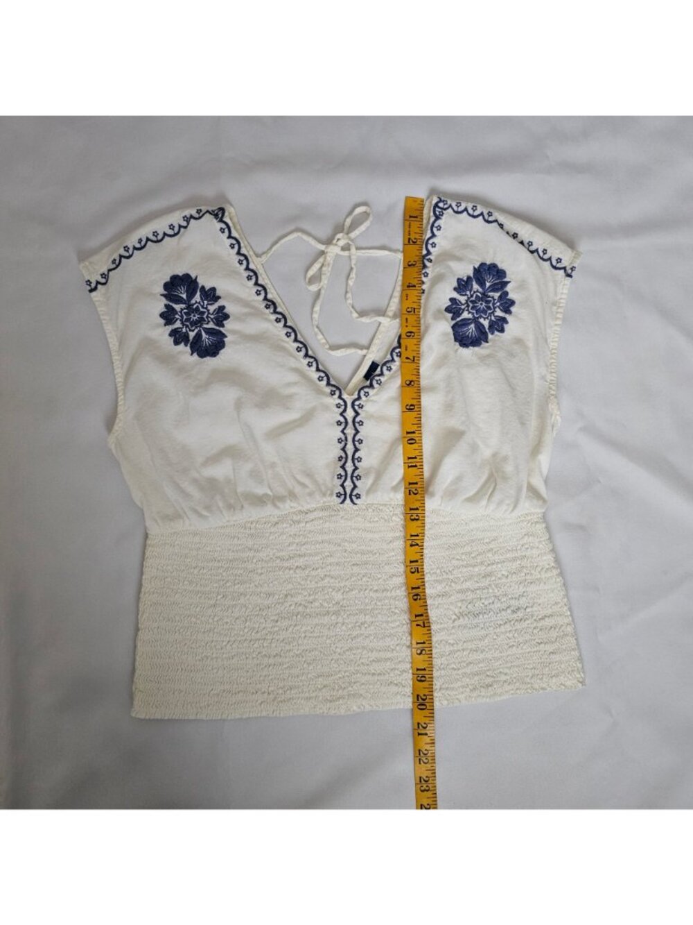 Old Navy White Embroidered Blue Floral Smocked Waist-Defined Top Women's Large - Picture 14 of 15